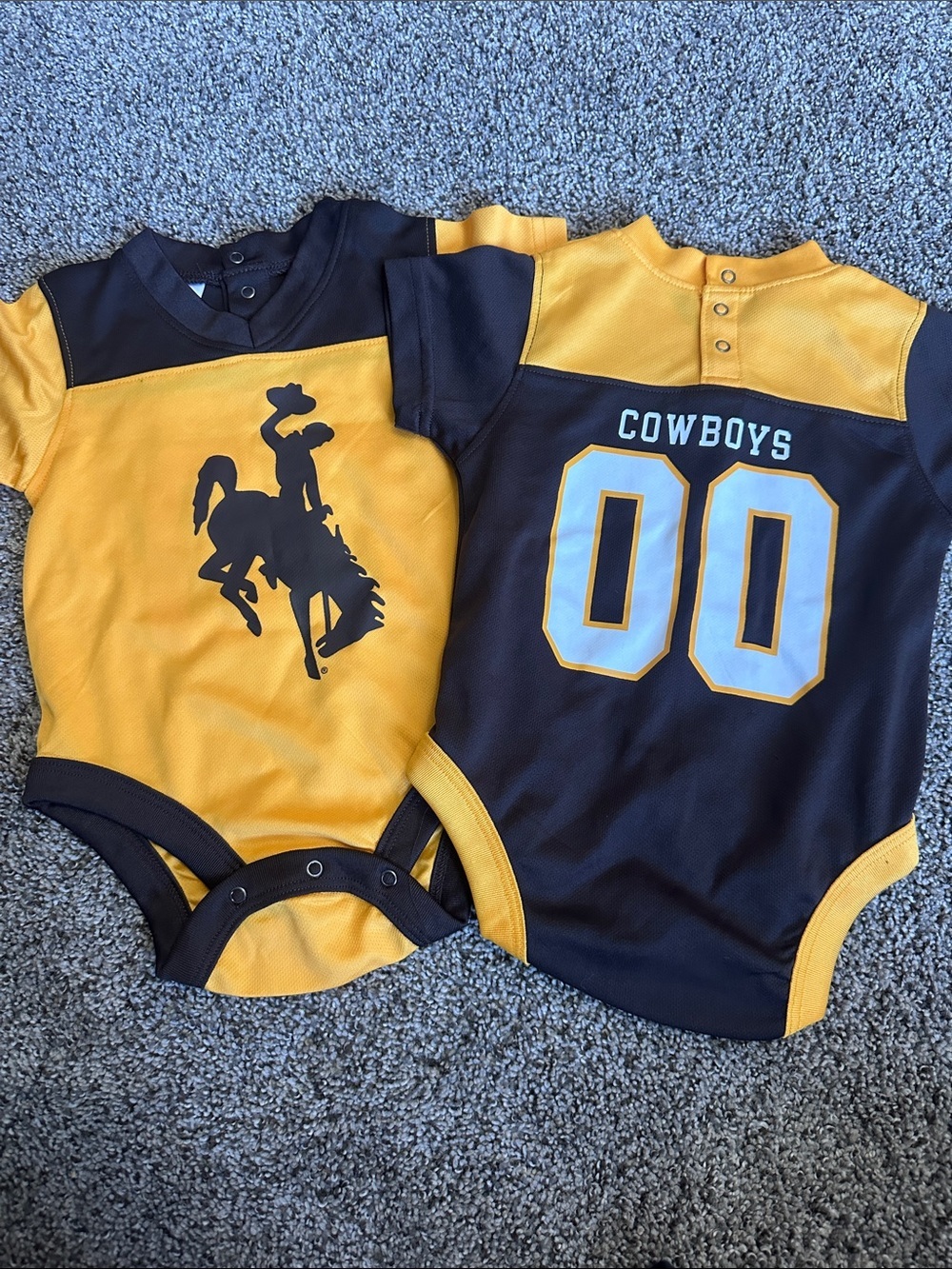 🤠Cowboys 00 Baby Bodysuits in Brown & Gold